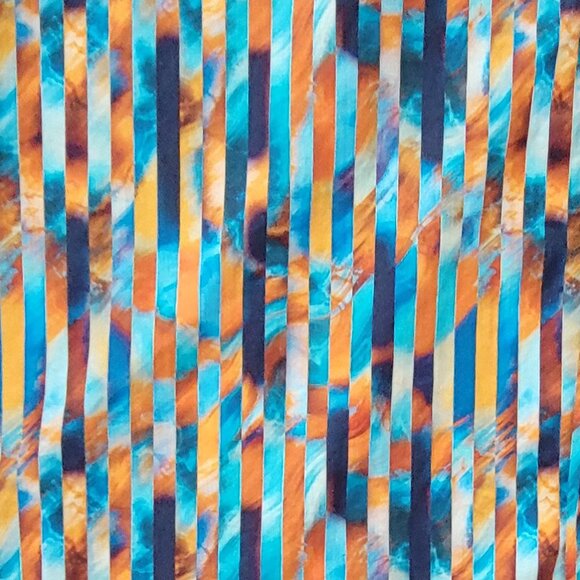 Mizumi Couture Vibrant Colorful Button Down Shirt with Contrasting Cuffs - Picture 8 of 12